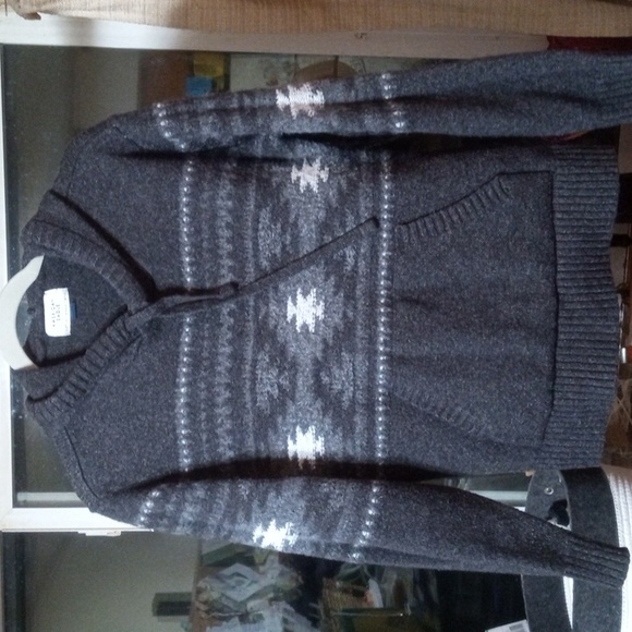 Grey Size M American Eagle Hooded pullover sweater front pocket and snowflakes - Picture 3 of 13